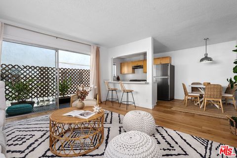 Tiny photo for 2431 3rd Street #10, Santa Monica, CA 90405 (MLS # 25595789)