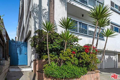 Tiny photo for 2431 3rd Street #10, Santa Monica, CA 90405 (MLS # 25595789)
