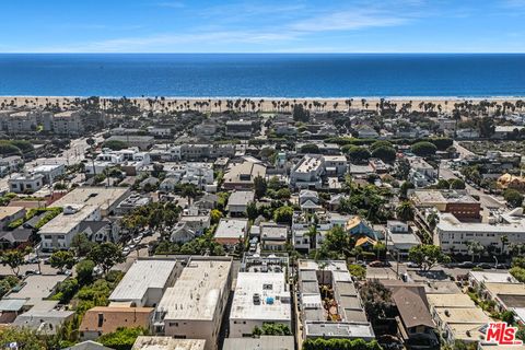 Tiny photo for 2431 3rd Street #10, Santa Monica, CA 90405 (MLS # 25595789)