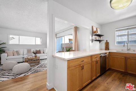 Tiny photo for 2431 3rd Street #10, Santa Monica, CA 90405 (MLS # 25595789)