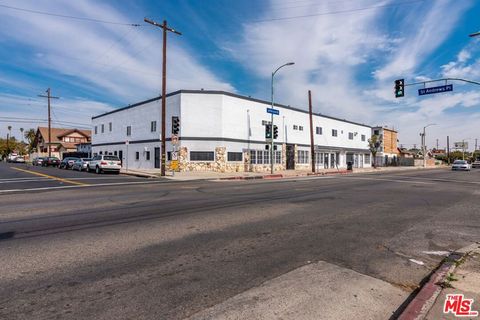 Photo of 1885 W Jefferson Boulevard, Los Angeles, CA 90018 (MLS # 25562413)