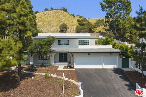 Photo of 3062 Arrowhead Drive, Los Angeles, CA 90068 (MLS # 26773983)