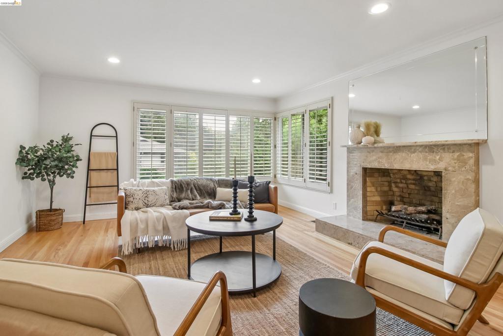 1 Woodcrest Cir