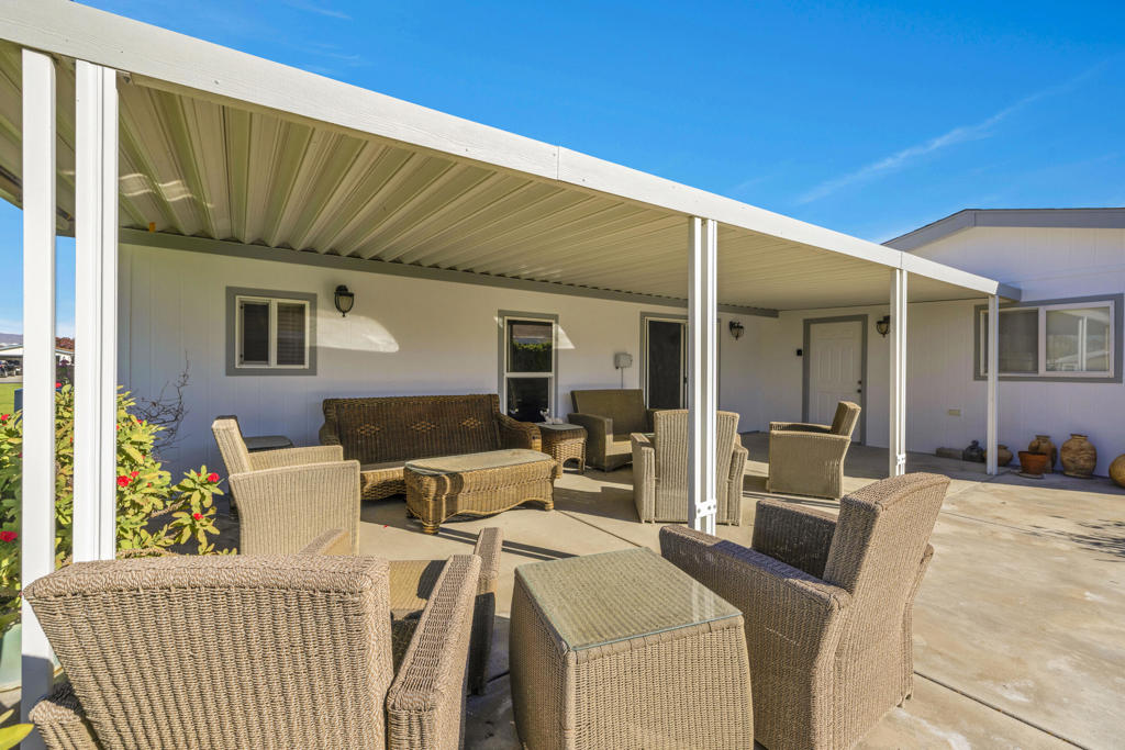 Desert Sands Mobile - Manufactured In Park