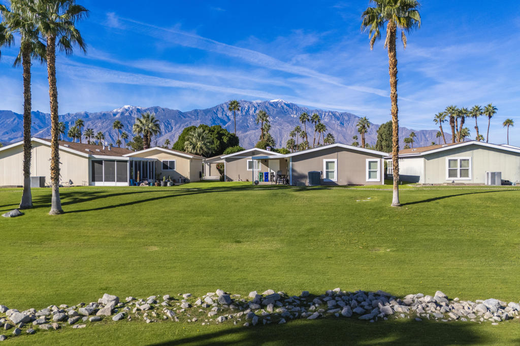 Desert Sands Mobile - Manufactured In Park