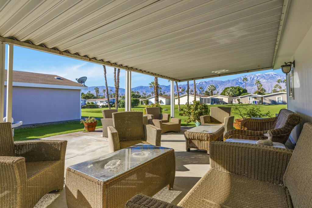 Desert Sands Mobile - Manufactured In Park