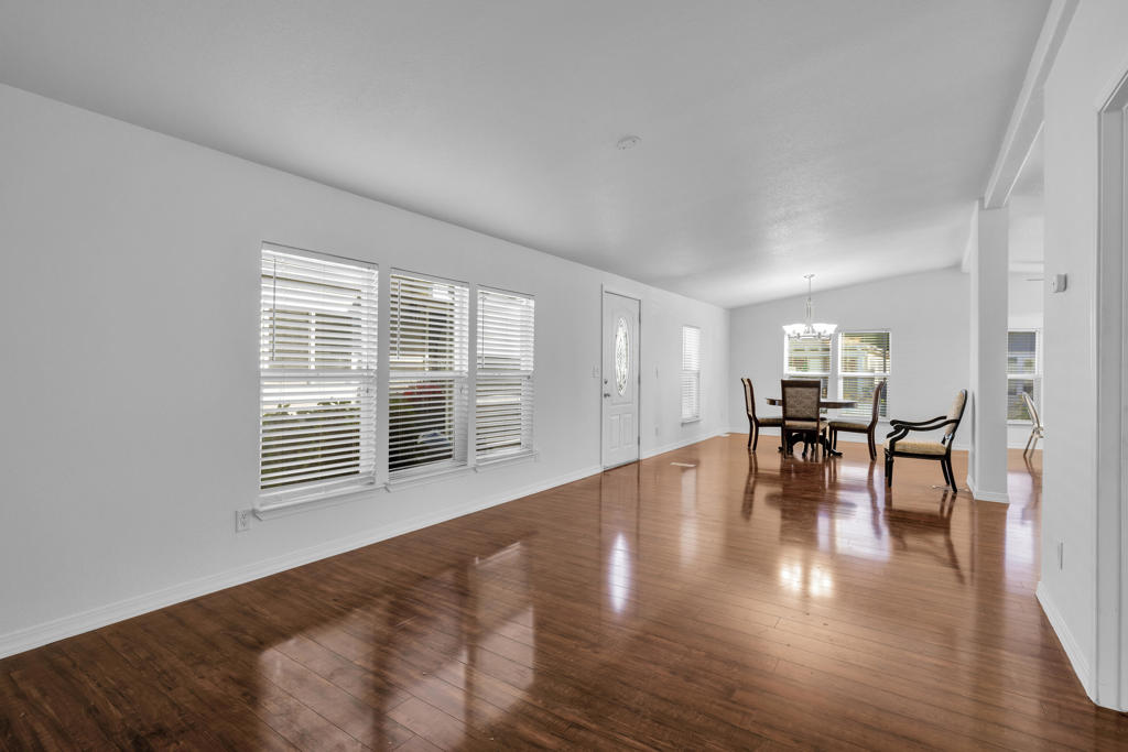 Desert Sands Mobile - Manufactured In Park