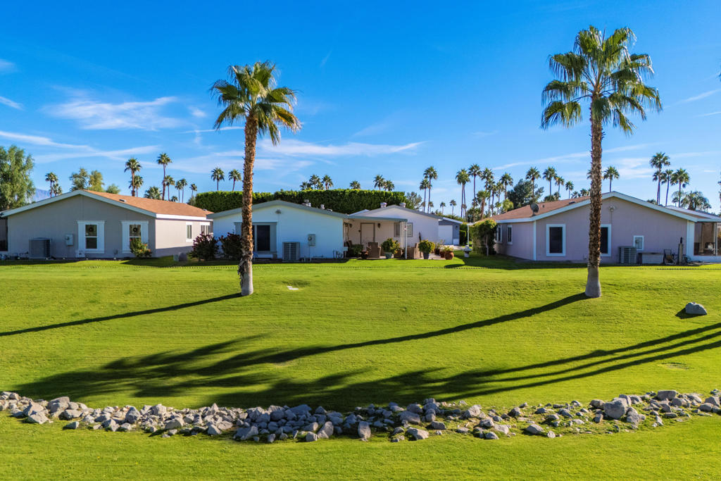 Desert Sands Mobile - Manufactured In Park