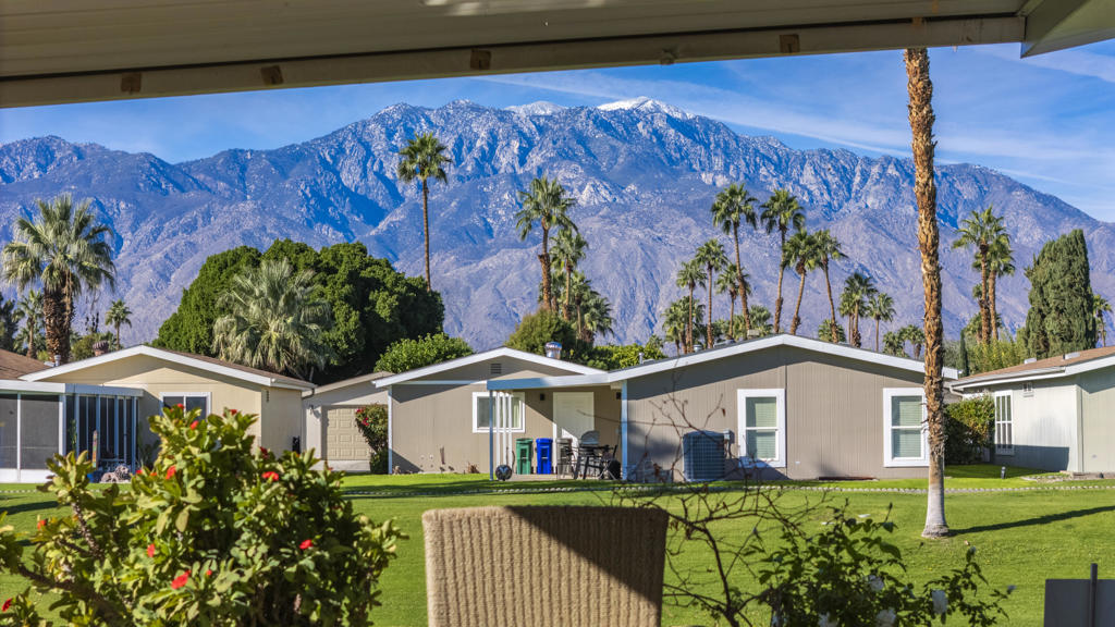 Desert Sands Mobile - Manufactured In Park