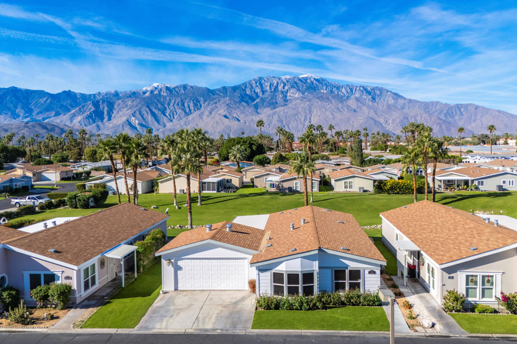 Desert Sands Mobile - Manufactured In Park