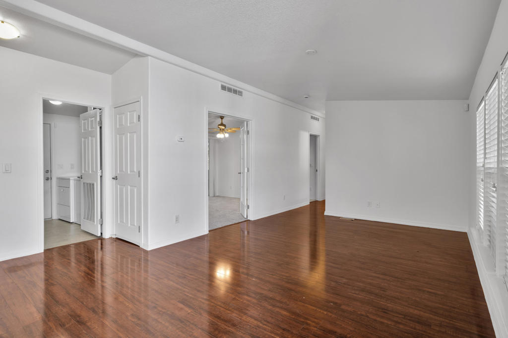 Desert Sands Mobile - Manufactured In Park