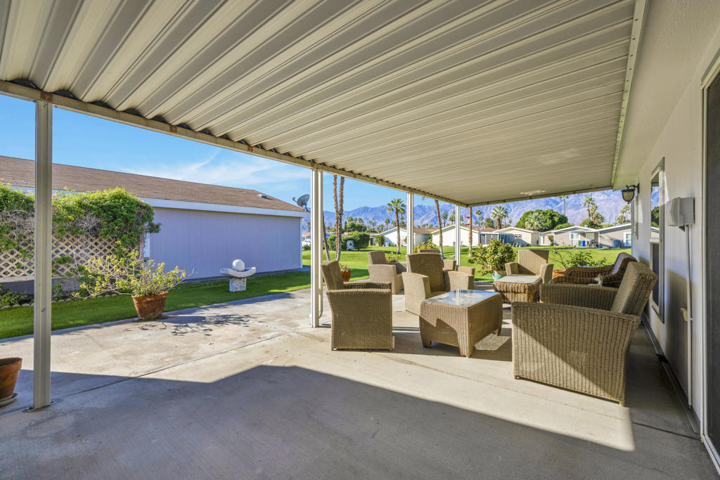 Desert Sands Mobile - Manufactured In Park