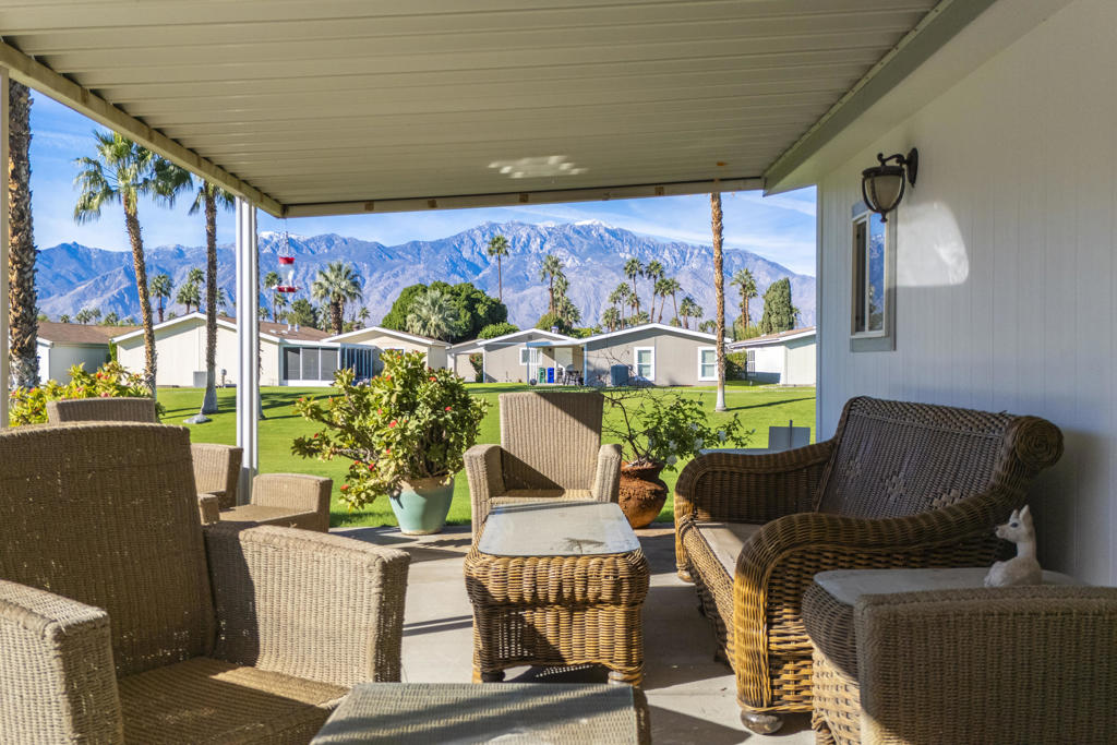 Desert Sands Mobile - Manufactured In Park