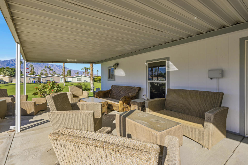 Desert Sands Mobile - Manufactured In Park