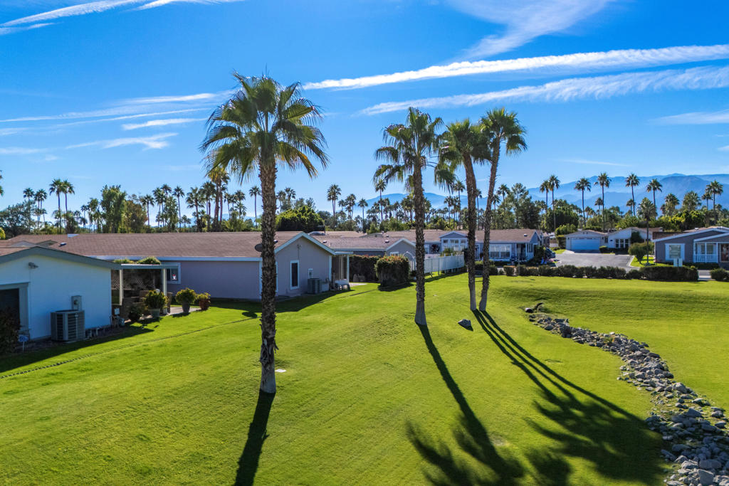 Desert Sands Mobile - Manufactured In Park