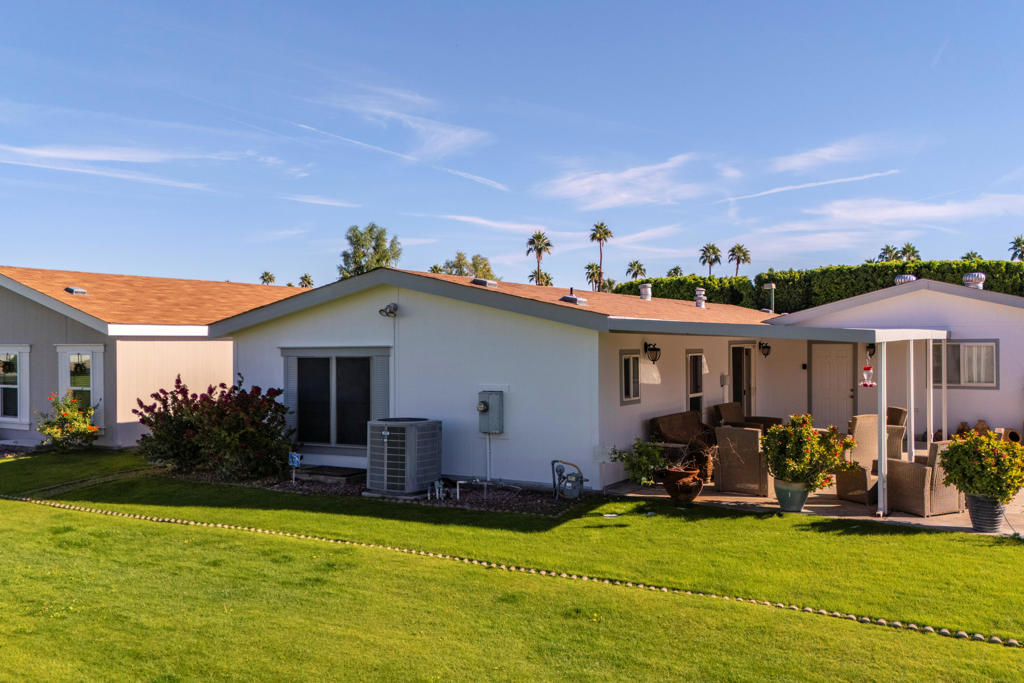 Desert Sands Mobile - Manufactured In Park