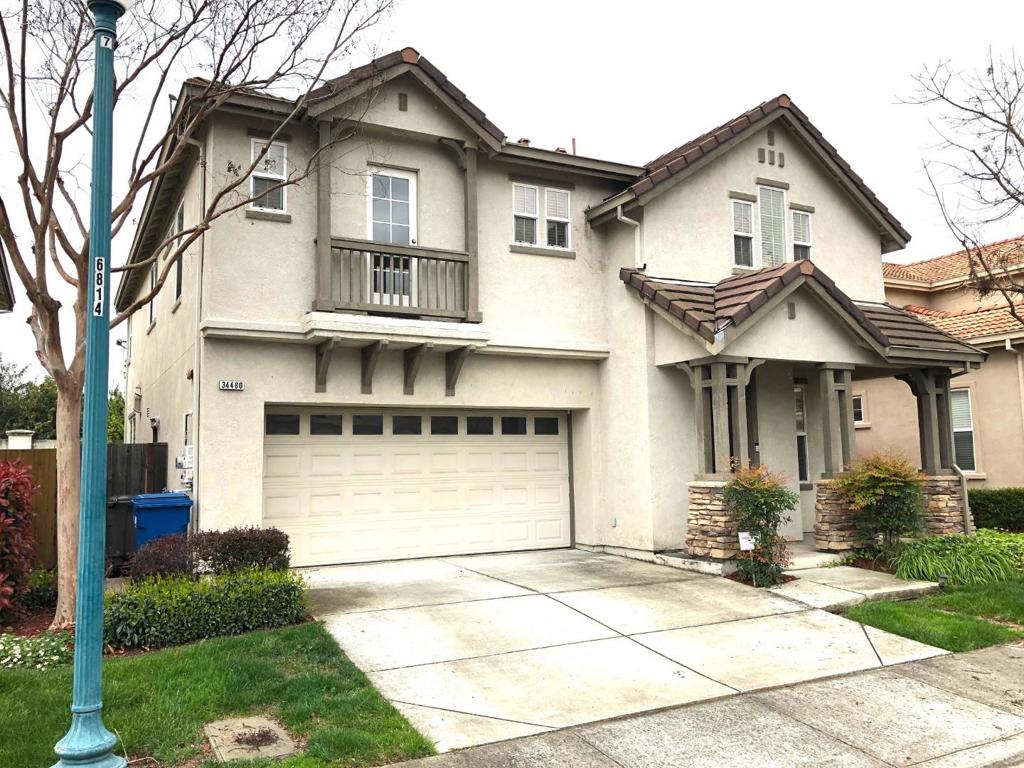 Stunning executive home in Foothill Glen Community. Spacious living room and dining room. Large family room & massive gourmet kitchen with massive Carrera marble island & expansive countertop. Stainless steel appliances. Designer maple hardwood floor. Upgraded carpet from stairway. 3 full bathrooms. Huge master and junior master bedrooms. Views of hills.