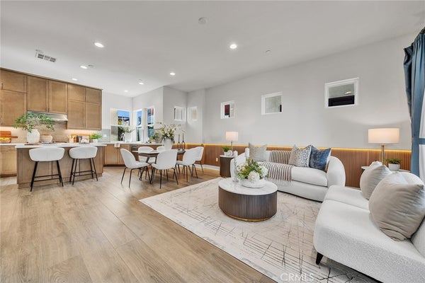 347 NOVEL, IRVINE, CA 92618 - Image c78da50fb5d73f7ef124c3e5a3394af1/257510073