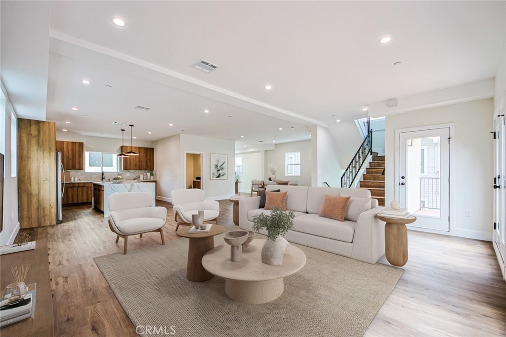 Properties 4 4351 Victoria Park Place