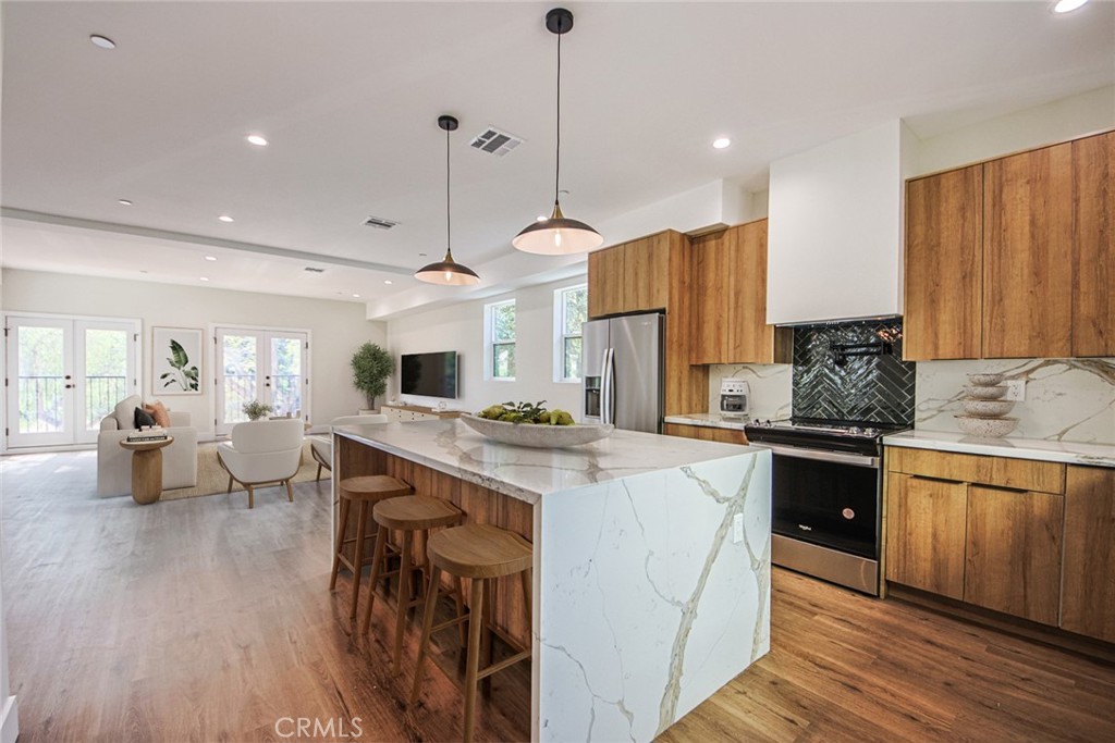 Properties 2 4351 Victoria Park Place