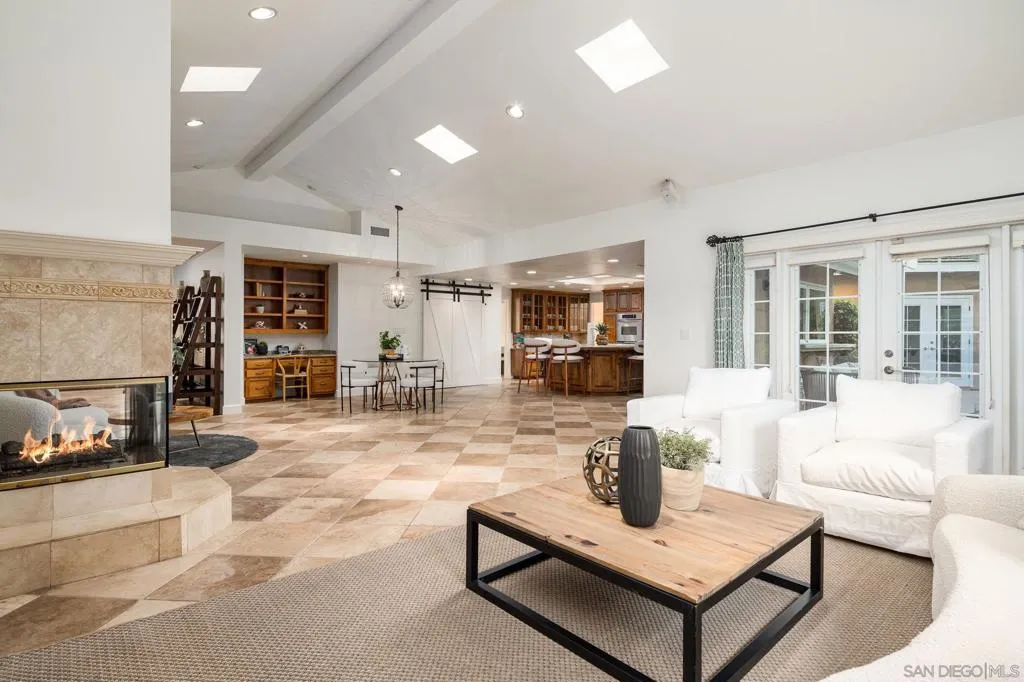 Poway, California 92064, United States, 6 Bedrooms Bedrooms, ,4 BathroomsBathrooms,Residential,Active,163367