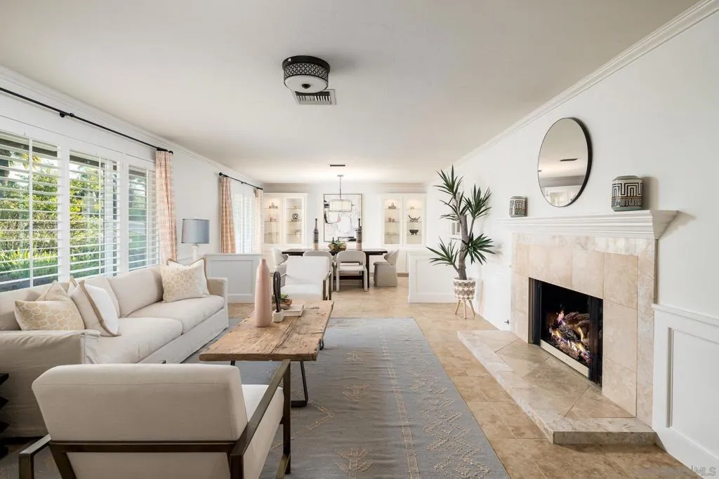 Poway, California 92064, United States, 6 Bedrooms Bedrooms, ,4 BathroomsBathrooms,Residential,Active,163367