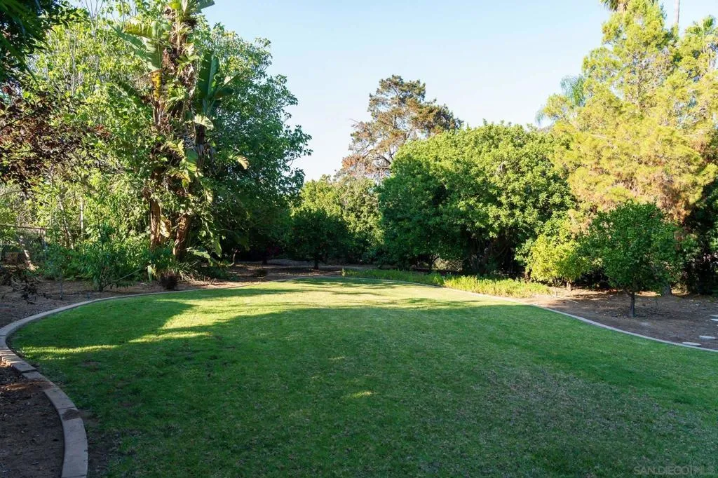 Poway, California 92064, United States, 6 Bedrooms Bedrooms, ,4 BathroomsBathrooms,Residential,Active,163367