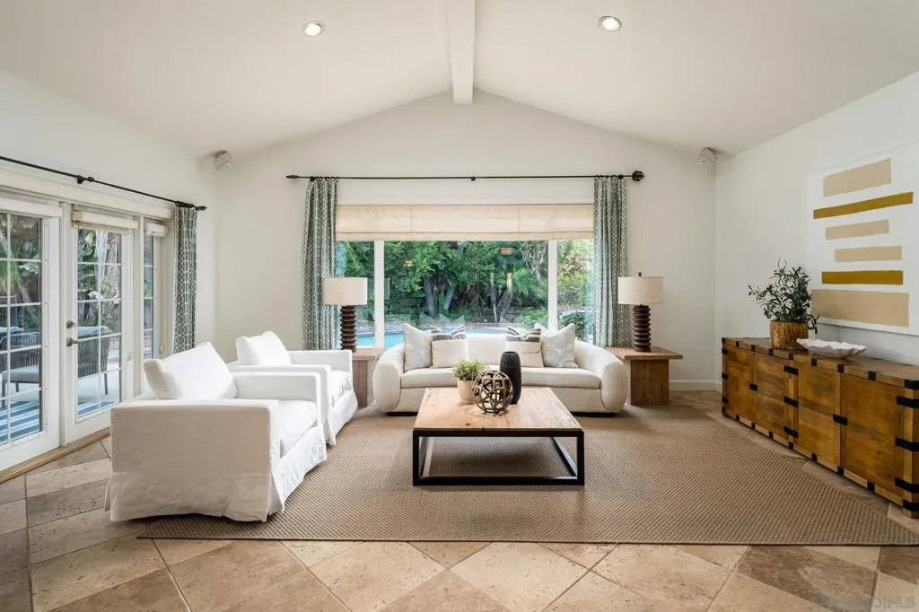 Poway, California 92064, United States, 6 Bedrooms Bedrooms, ,4 BathroomsBathrooms,Residential,Active,163367