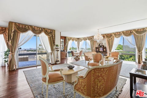 Photo of 318 N Maple Drive #506, Beverly Hills, CA 90210 (MLS # 26851059)