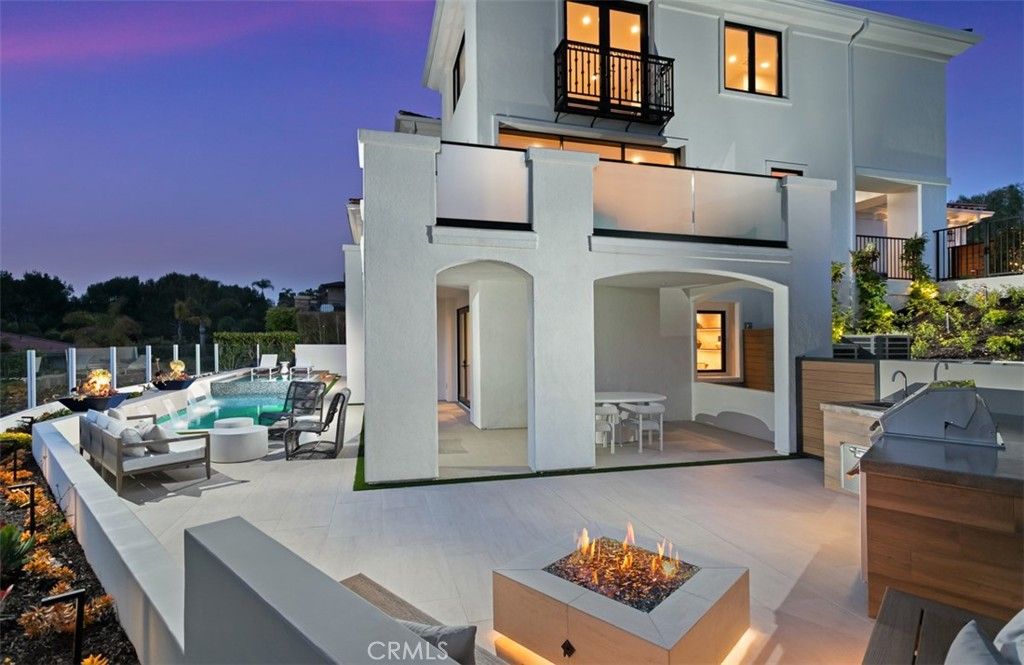 listing image 130729823358167746229
