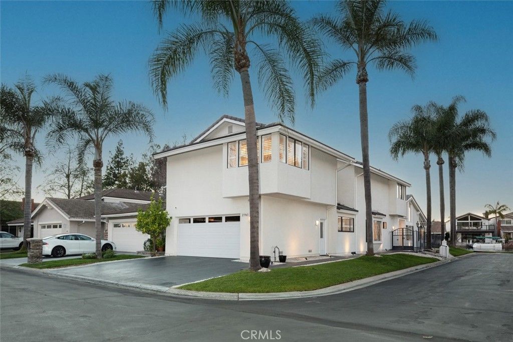 Photo of 21961 Cayuga Lane Ln, Lake Forest, CA 92630 (MLS # OC26033061)