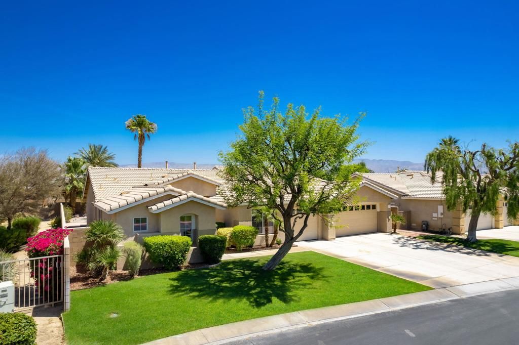 listing image 130722808153102573357