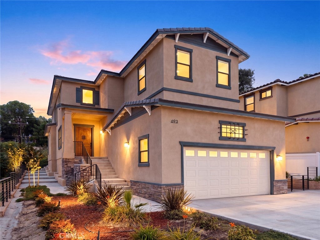 693 Castlehill Drive