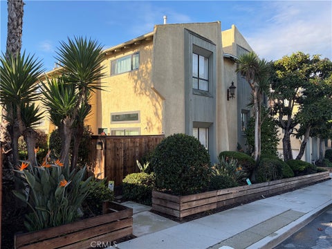 Photo of 2520 Ruhland Avenue #B, Redondo Beach, CA 90278 (MLS # TR26229604)