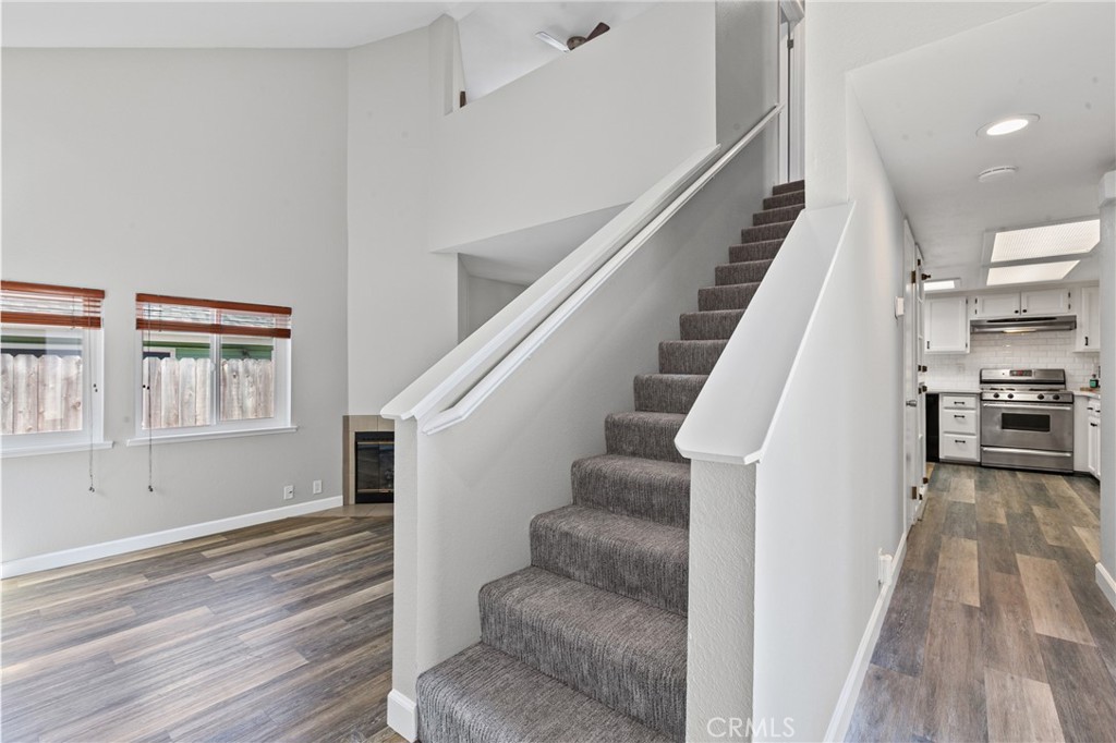 1189 Pacific Pointe Way