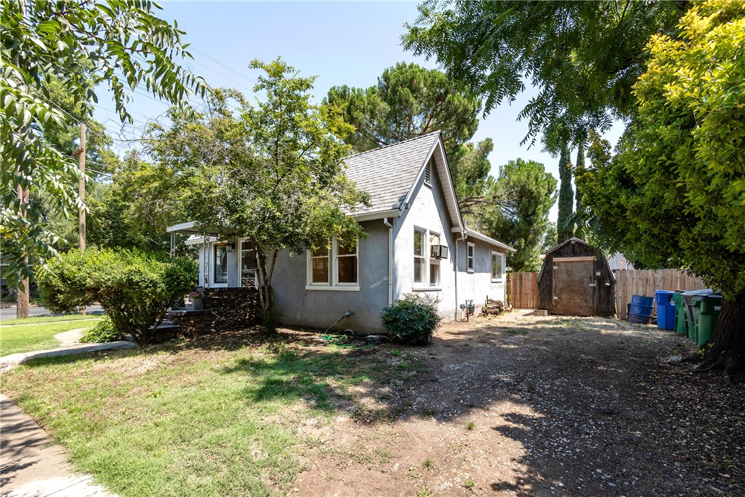 395 E 17th