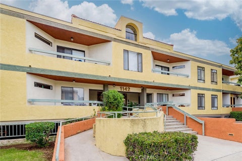 Photo of 1142 Stanley Avenue #1, Glendale, CA 91206 (MLS # GD26201844)