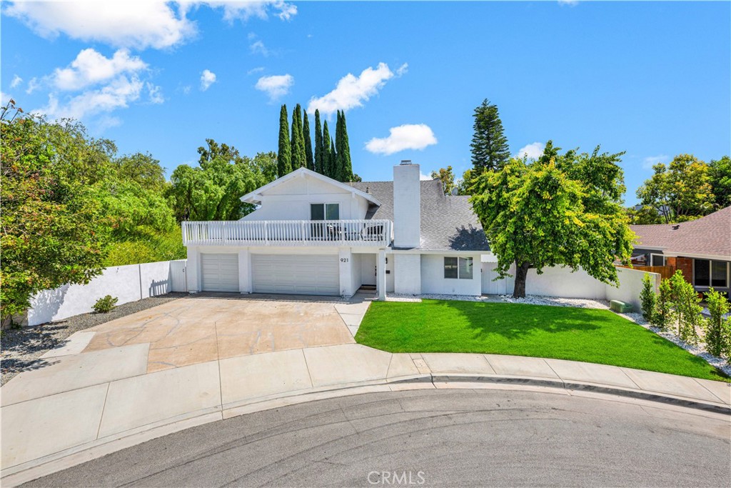 921 Dahlia Avenue