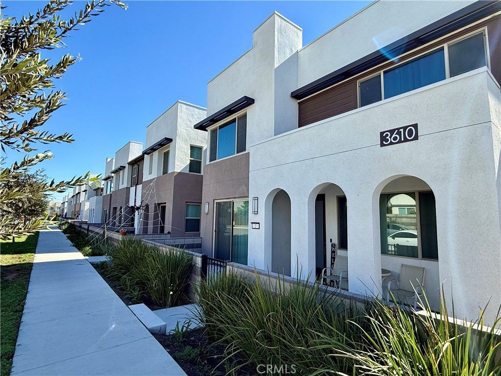 Photo of 3610 E Pollock St #2, Ontario, CA 91761 (MLS # CV25239358)