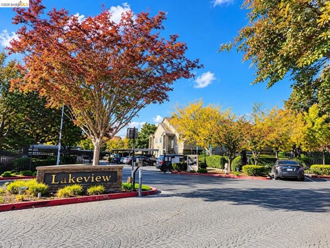 Photo of 1283 Lakeview Cir, Pittsburg, CA 94565 (MLS # 41152542)