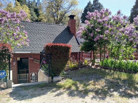 Photo of 23683 Manzanita DR, Crestline, CA 92325 (MLS # IG26099764)