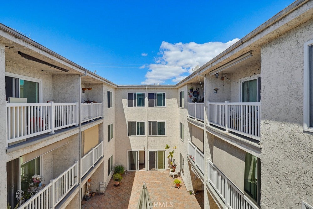363 Newport Avenue 302
