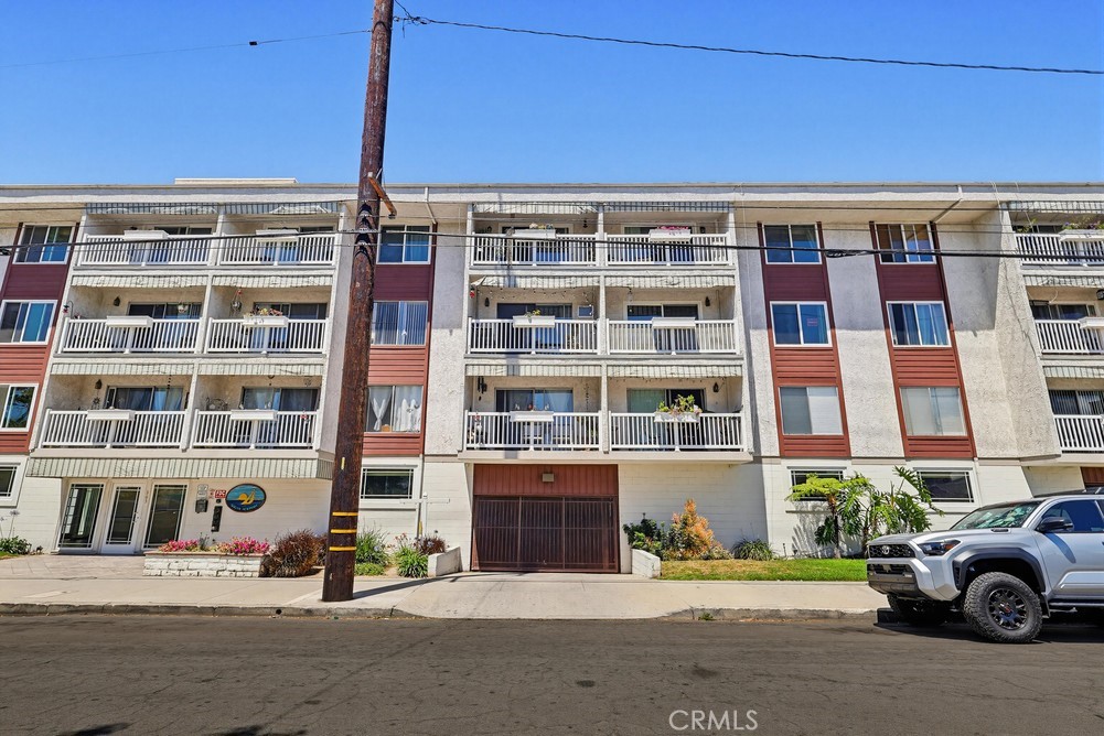 363 Newport Avenue 302