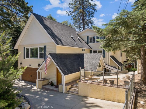 Photo of 26355 Augusta DR, Lake Arrowhead, CA 92352 (MLS # IG26133498)