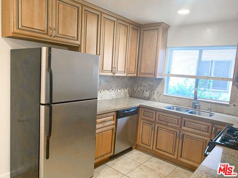 Photo of 922 S Bedford Street #2, Los Angeles, CA 90035 (MLS # 26829609)