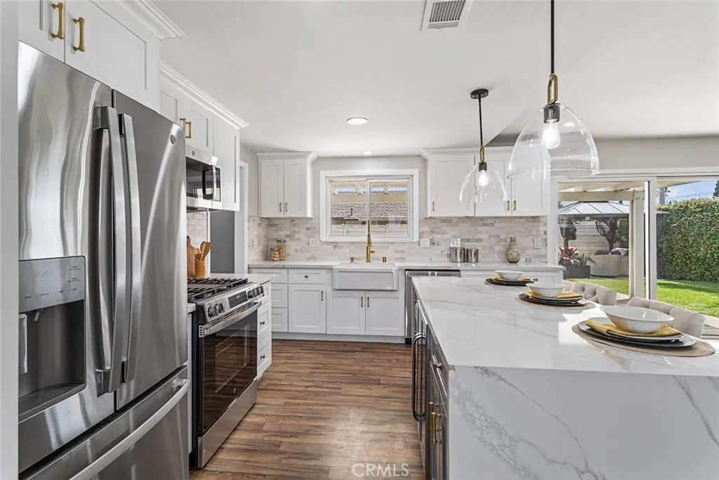 Orange, California 92866, United States, 3 Bedrooms Bedrooms, ,2 BathroomsBathrooms,Residential,Active,177045