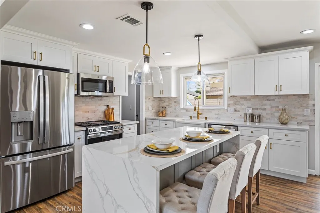 Orange, California 92866, United States, 3 Bedrooms Bedrooms, ,2 BathroomsBathrooms,Residential,Active,177045