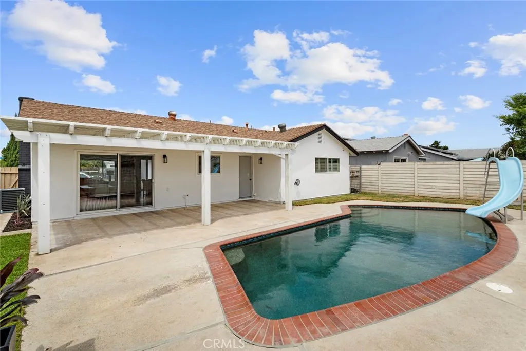 Orange, California 92866, United States, 3 Bedrooms Bedrooms, ,2 BathroomsBathrooms,Residential,Active,177045