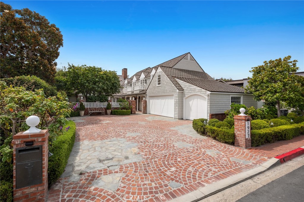 Bayside Drive Custom (BSCH) - Residential