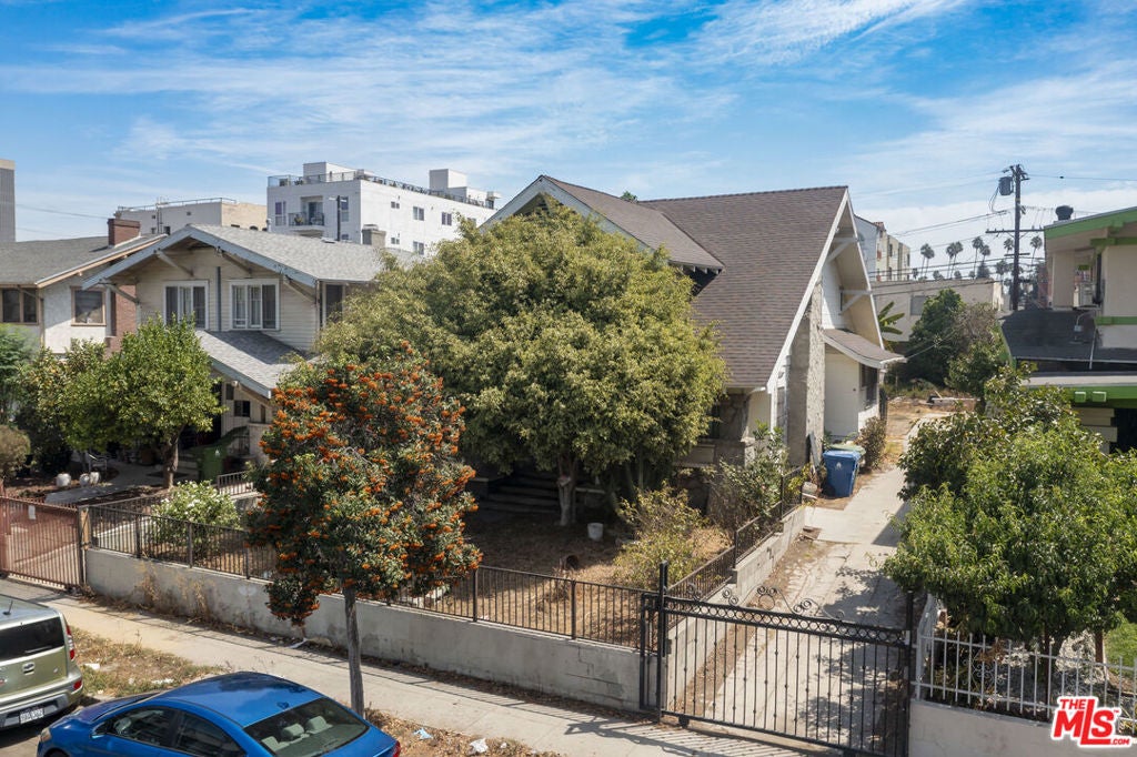 918 S Kingsley Drive